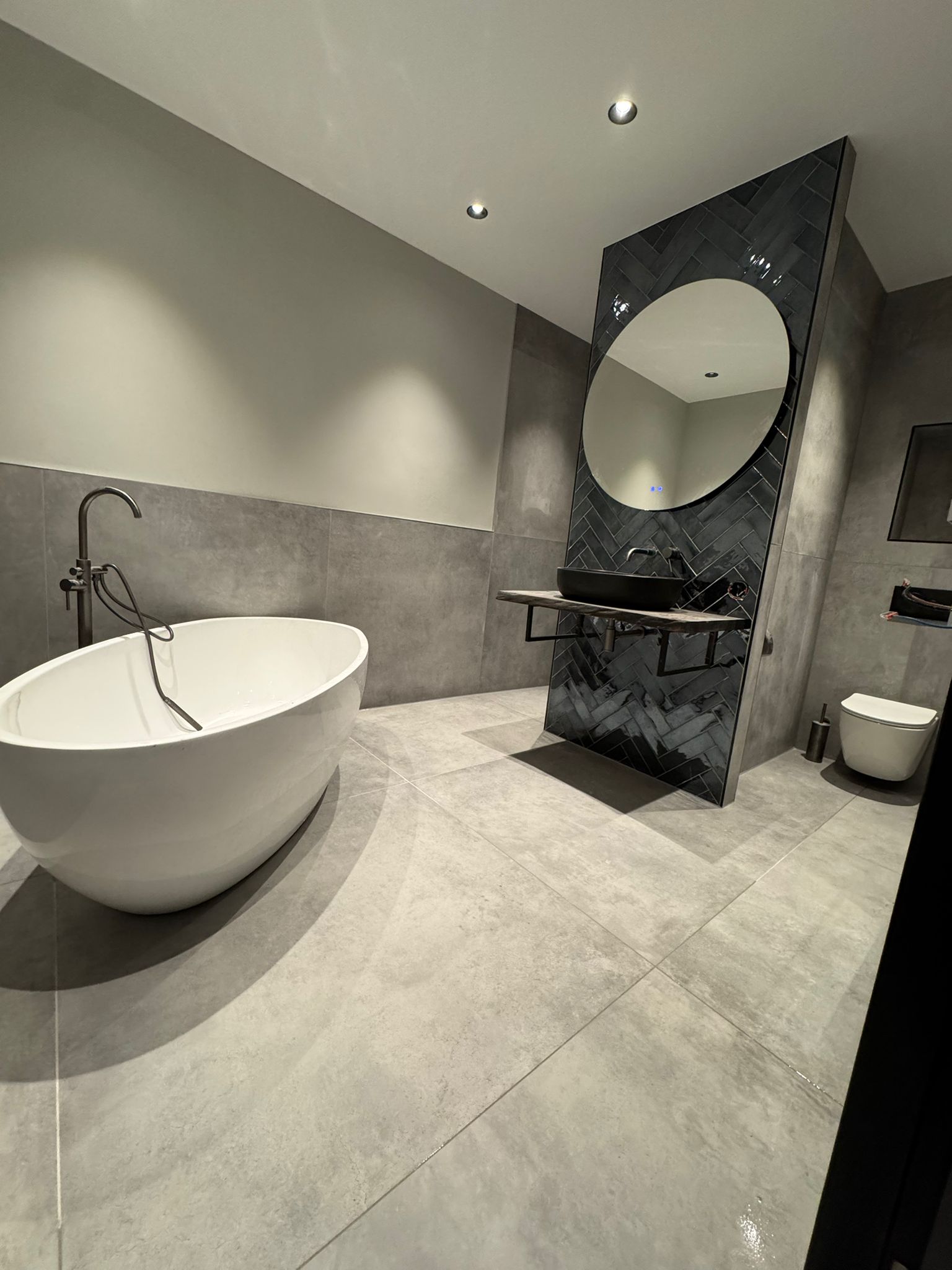 d257b06e-fa4b-437b-ad17-bb23737836f1